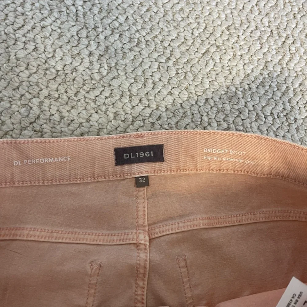 DL1961 Bridget Boot High Rise Instasculpt Crop Jeans in Bellini Frayed - Size 32